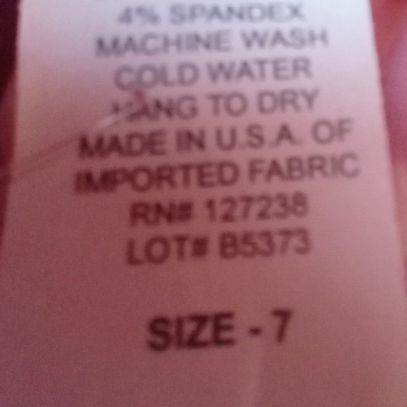 NFS.        girls jumpsuit, one piece, red floral, sz 7 - Picture 6 of 8